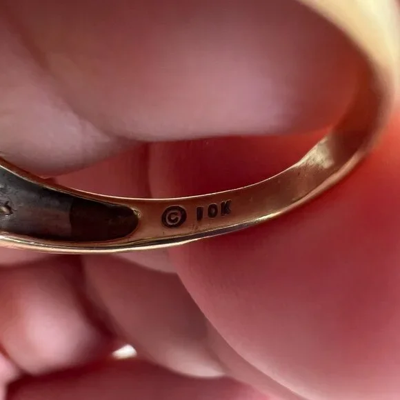 10K Gold Heart-Shaped Diamond Ring With Diamond Accents In Black Gift Box 7.75 - Picture 6 of 6